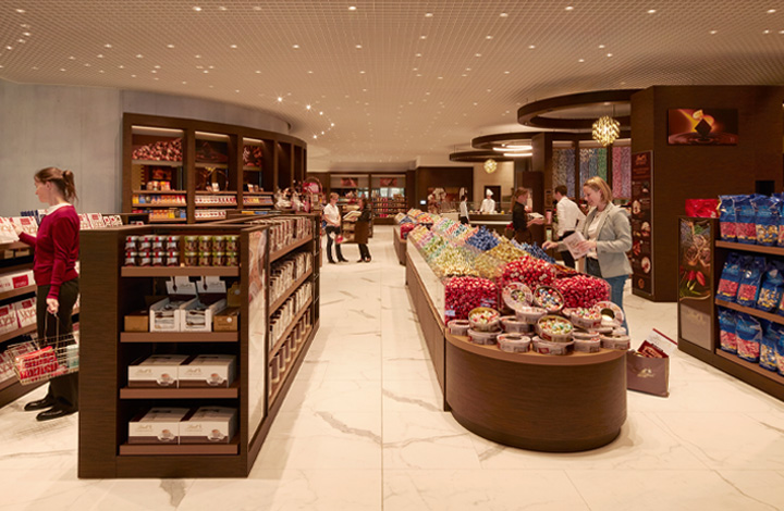 The Lindt Chocolate Shop, spread over 500 m2 The Lindt Chocolate Shop, spread over 500 m2