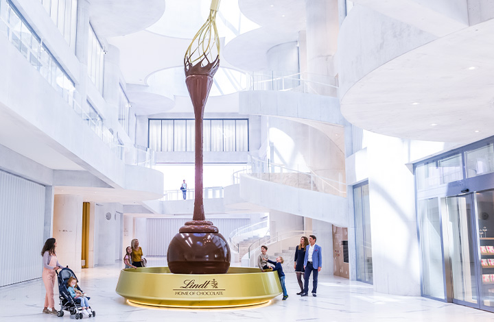 The fantastic chocolate fountain The fantastic chocolate fountain